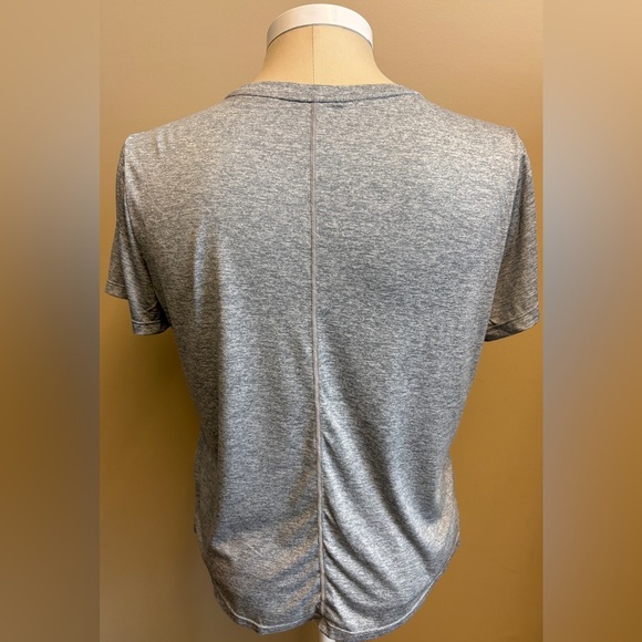 Nike Dri-FIT Gray Short Sleeve Crew neck running tennis logo T-Shirt size Medium - Picture 4 of 8